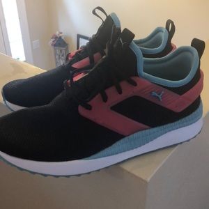 Puma size 9 slip on sneakers